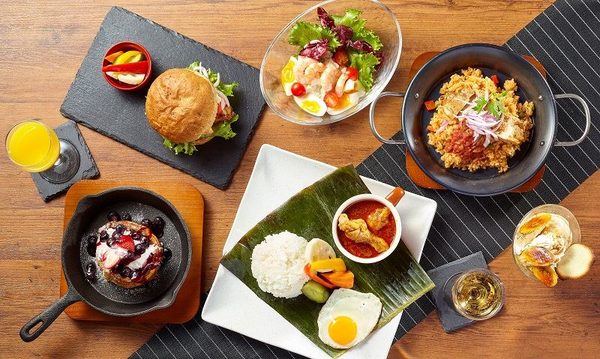 ホテル ラブ 名古屋のグランドメニュー パスタやバーガー